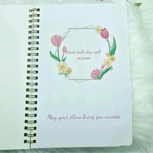 Floral Weekly Planner and Pen Set Bundle - Picture 4 of 9